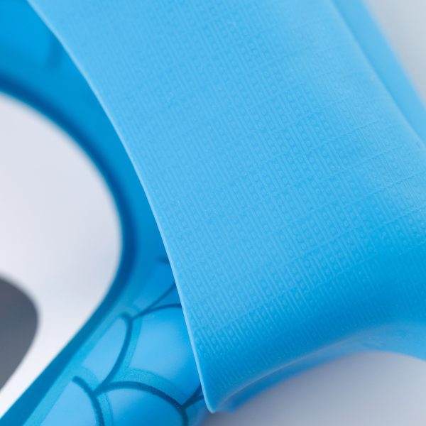 Шапочка FLEXIFIT SILK EFFECT PRINT MINI FRIENDS 12-48 мес цвет AQUA FISH